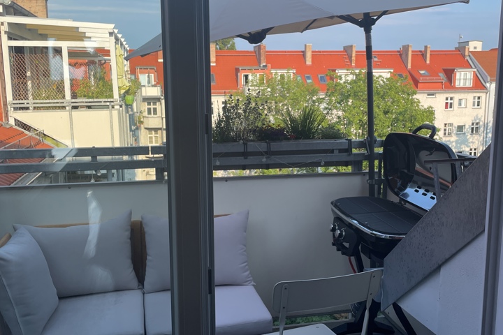 Lofty quiet apartment with TV Tower view - 11