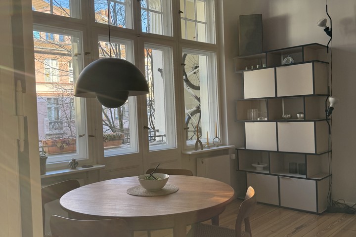 Beautiful flat with high ceilings & lots of light - 3