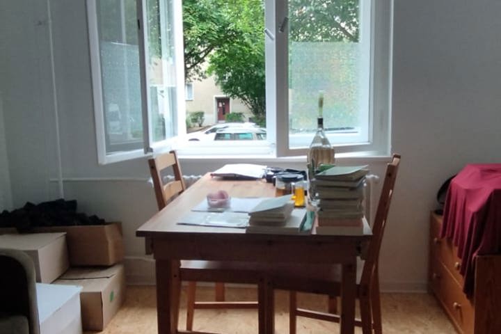 Cozy apartment in front of small gardens - 3
