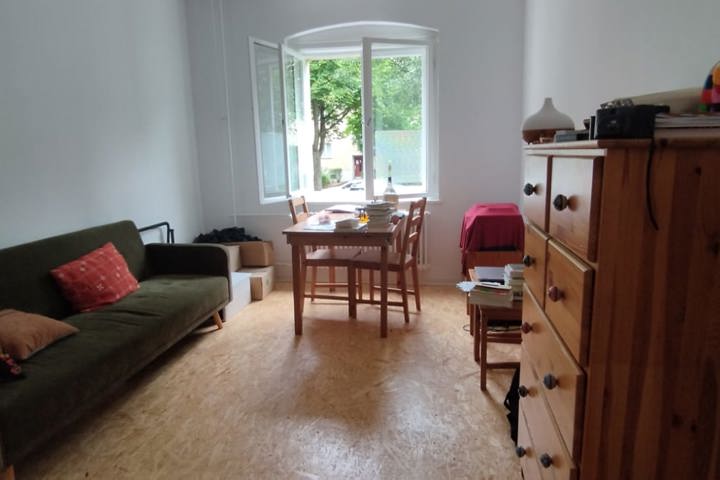 Cozy apartment in front of small gardens - 1