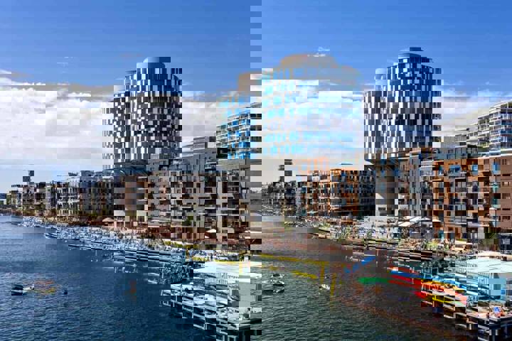 Great location, 2 comfortable twin beds, 2 balcony - 14