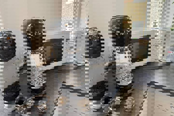 Great location, 2 comfortable twin beds, 2 balcony - 5