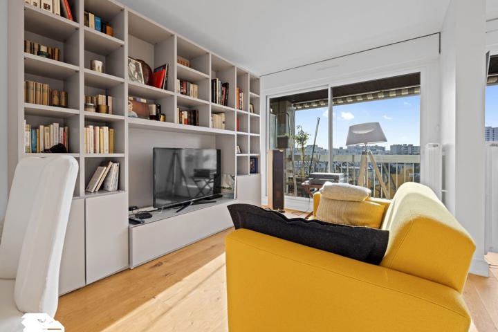 Bright, quiet 2-bedroom apartment in central Paris - 1