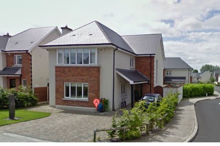 Large family home ideal for remote working - 1