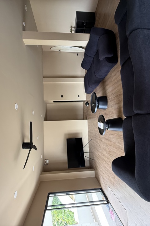 hill seaview apartment - 1