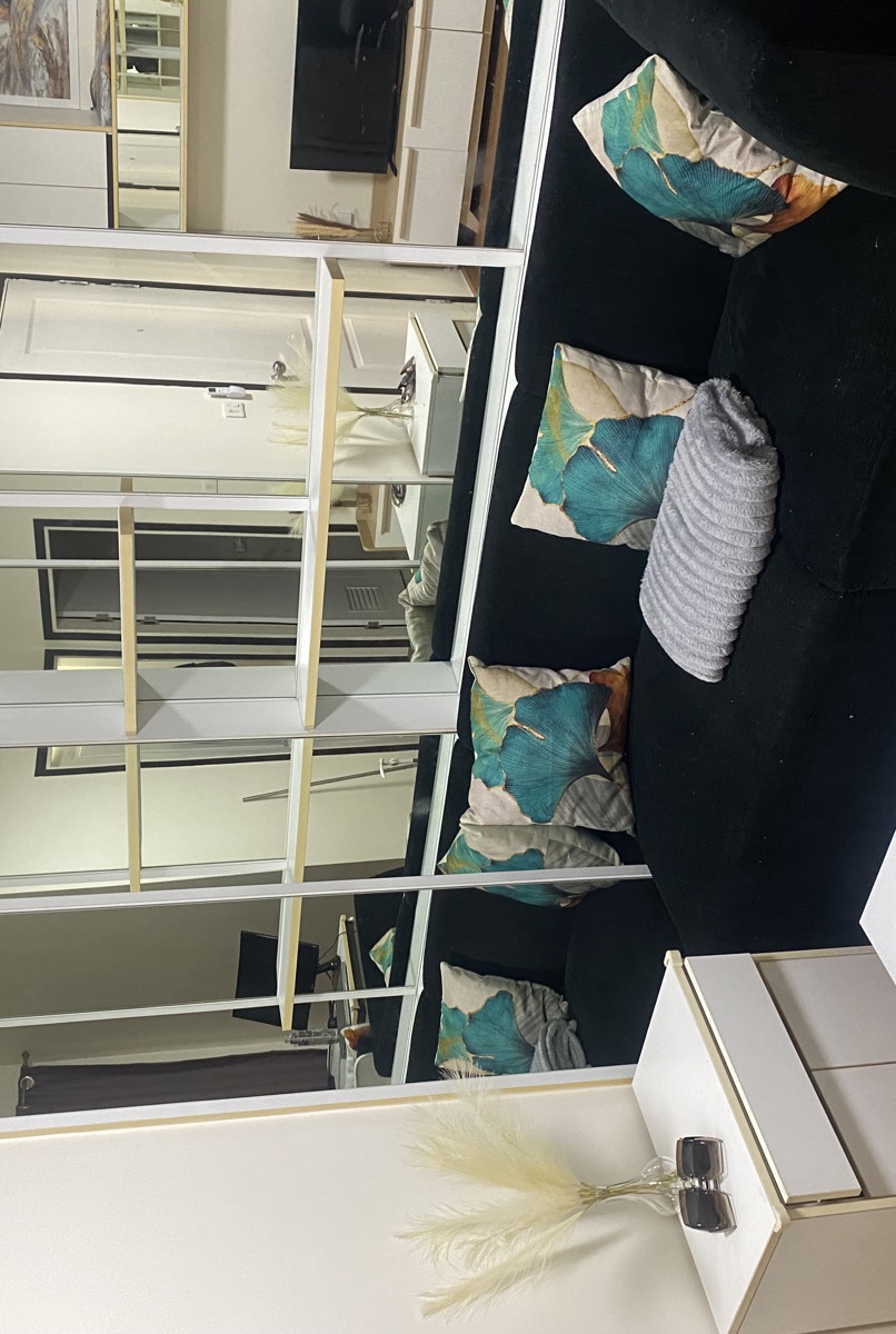 Bright 1BR Apartment with Pool & Gym in Bangkok