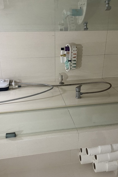 Bright 1BR Apartment with Pool & Gym in Bangkok - 6