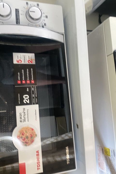 Bright 1BR Apartment with Pool & Gym in Bangkok - 8