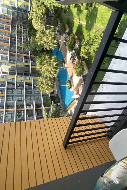 Bright 1BR Apartment with Pool & Gym in Bangkok - 11