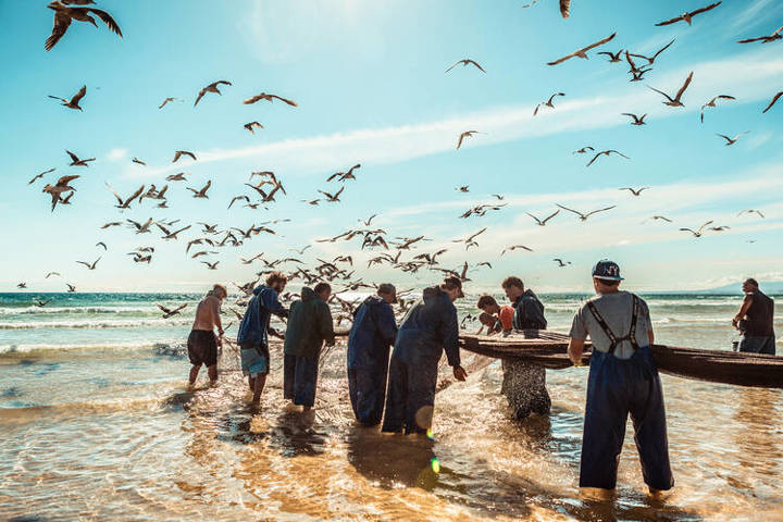 Spacious Studio with 50m² Terrace 2 min from Beach - 10