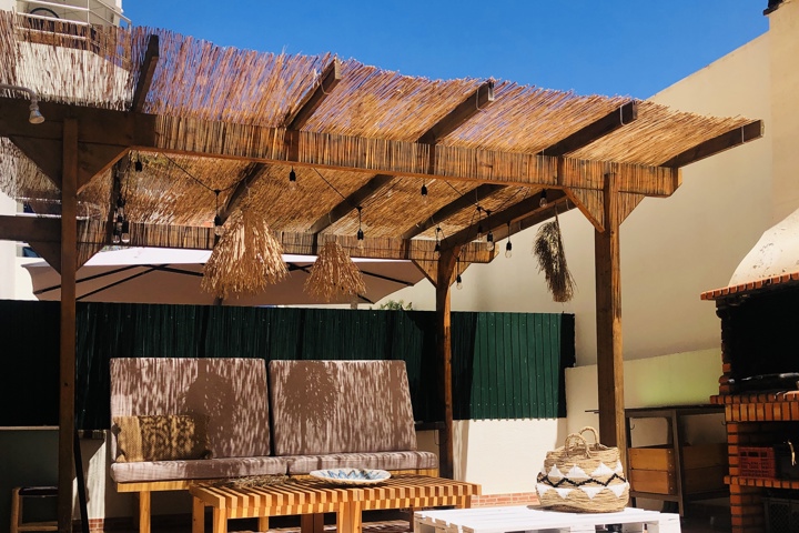 Spacious Studio with 50m² Terrace 2 min from Beach - 1