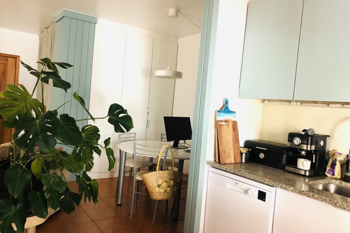 Spacious Studio with 50m² Terrace 2 min from Beach - 4