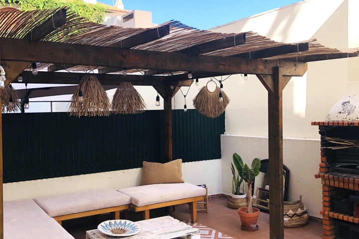 Spacious Studio with 50m² Terrace 2 min from Beach - 1
