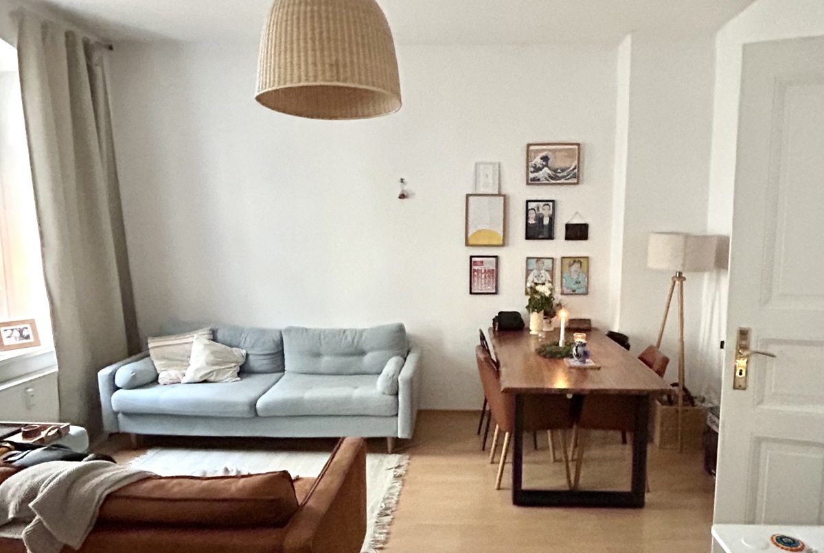 Furnished 2-room historic apartment in Berlin