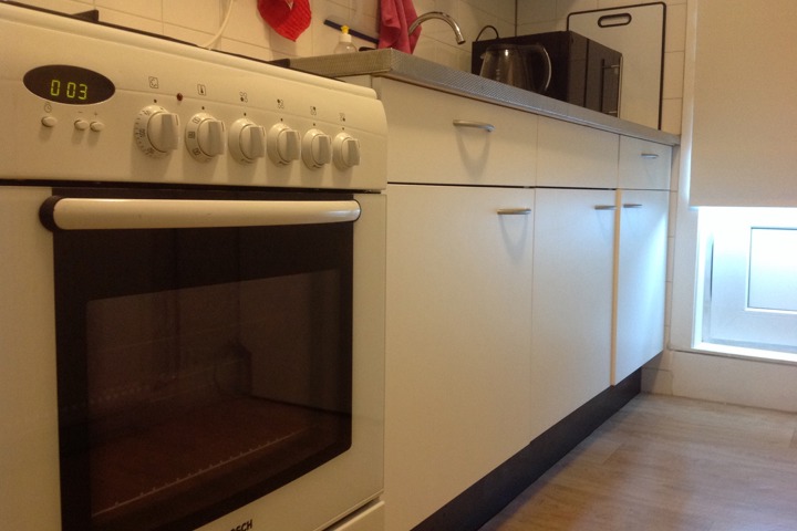 Charming 2-Bedroom Canal Apartment - 1