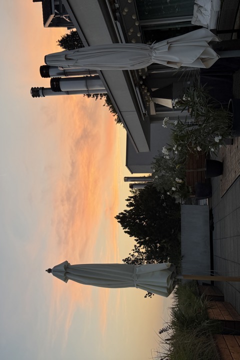 Beautiful home with a views of the mountains - 9