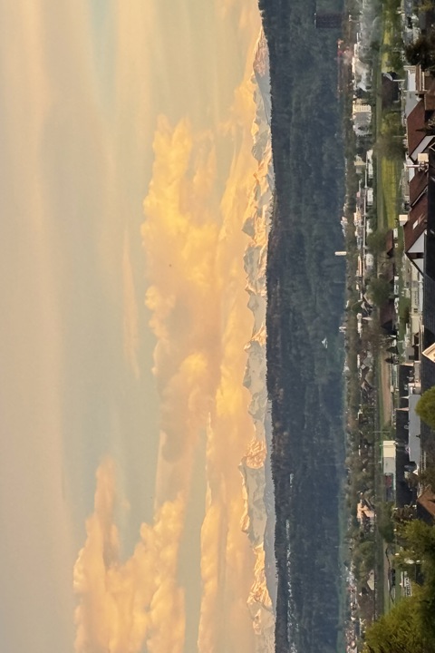 Beautiful home with a views of the mountains - 10