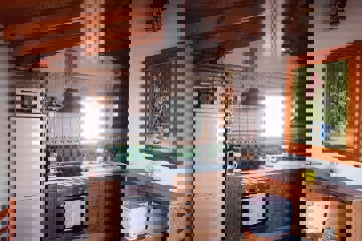 Large, centrally located flat in Spanish village - 18