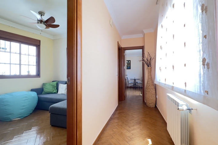 Large, centrally located flat in Spanish village - 10