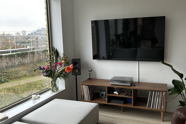 The bright flat near the Amstel river - 1