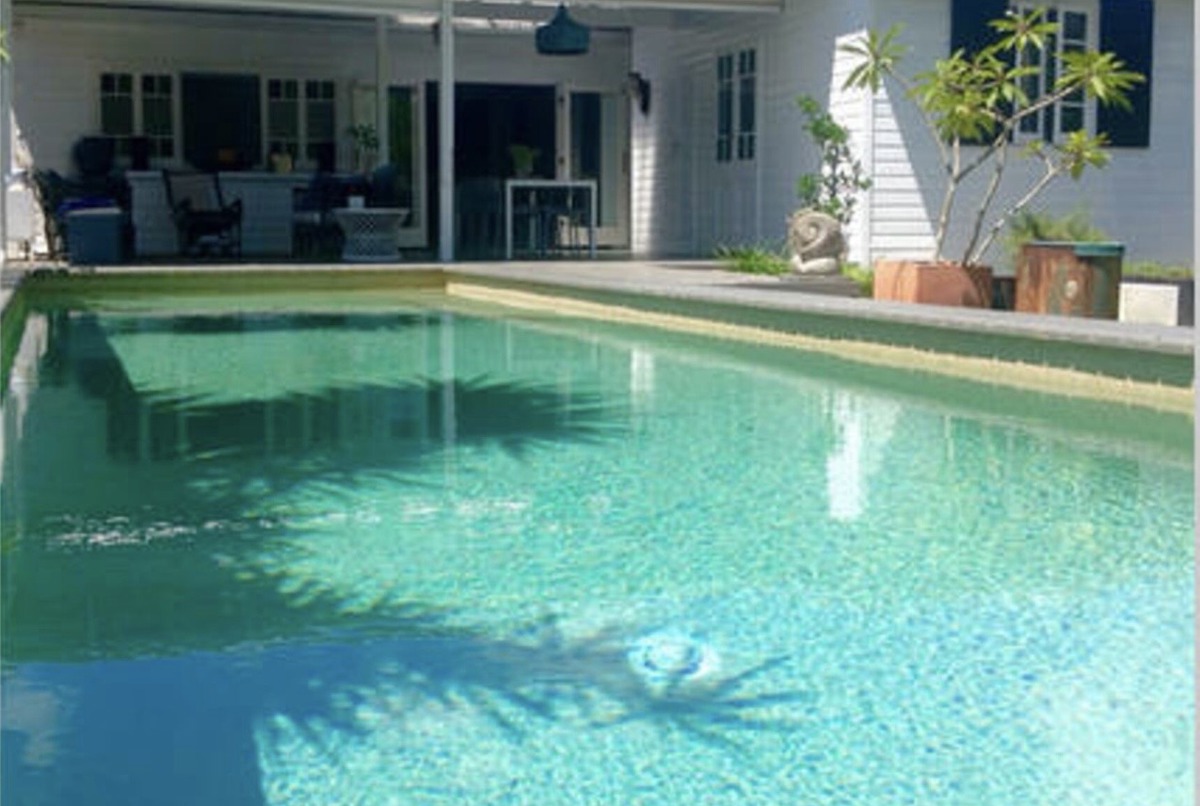 Beautiful three bedroom house with large decks