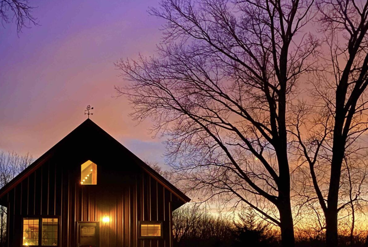 Eclectic, Secluded Cabin + "Tiny" Bonus Office