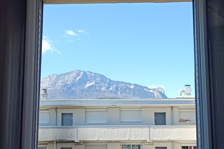 2bdrm Central Flat with Amazing Mountain Views - 27