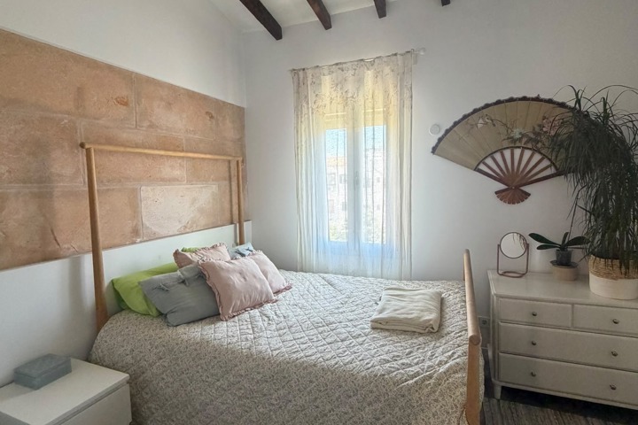 Spacious Family Apartment with Private Rooftop Ter - 3