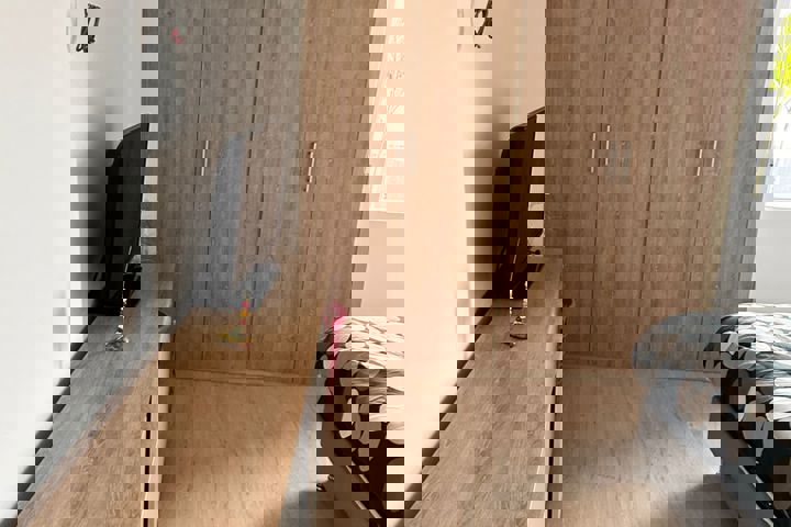 Sunny, modern two-bedroom apartment in a quiet tow - 5