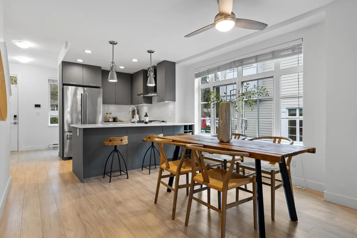 Lovely home near ocean, mountains, and Vancouver! - 1