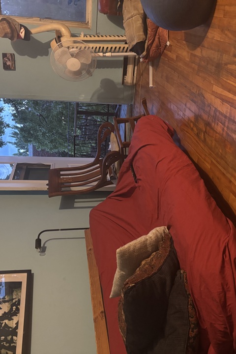 Perfectly situated vibey artist's apartment - 3