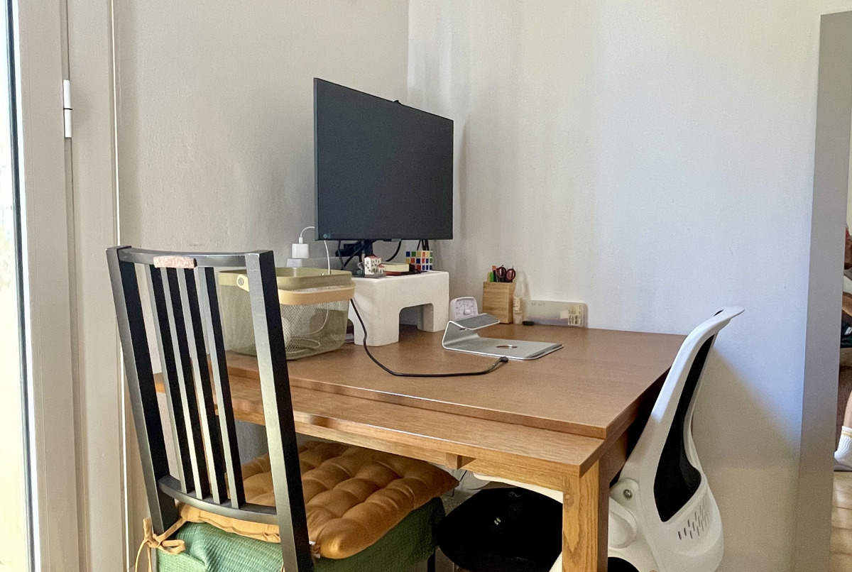 Sunny apartment with balcony [city center]