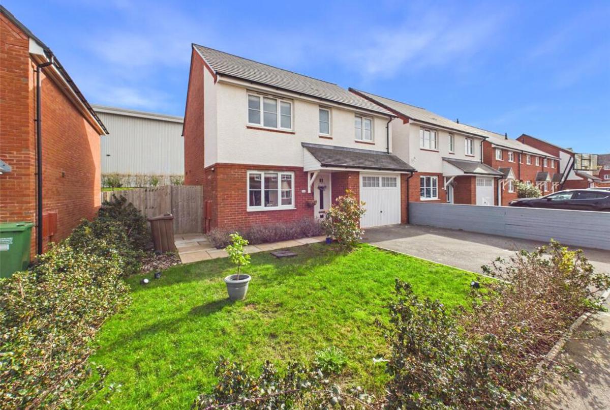 Quiet peaceful house short walk to Stonehouse Town