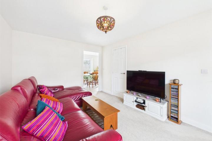 Quiet peaceful house short walk to Stonehouse Town - 2