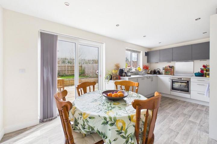 Quiet peaceful house short walk to Stonehouse Town - 3