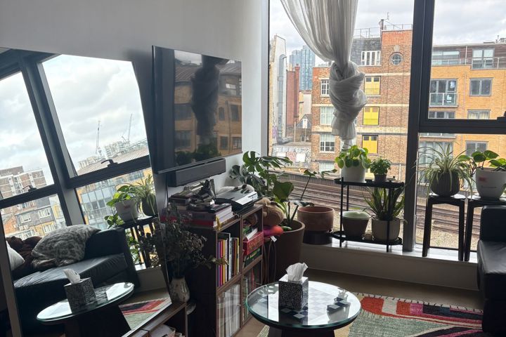Modern One-Bedroom Flat in Lovely Neighborhood - 3