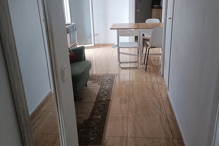 Cozy Flat with Cats & Balcony in Central Barcelona - 2