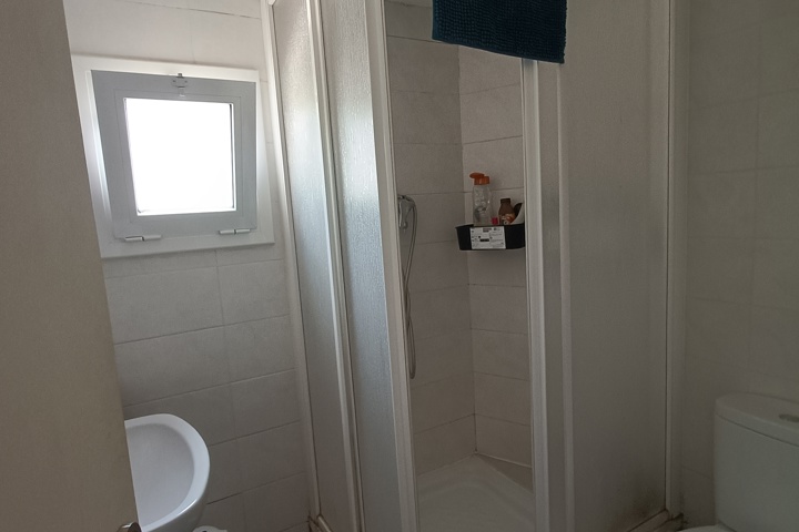 Cozy Flat with Cats & Balcony in Central Barcelona - 3