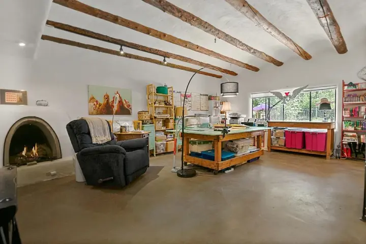 8,000 sq/ft Taos artist retreat! - 7