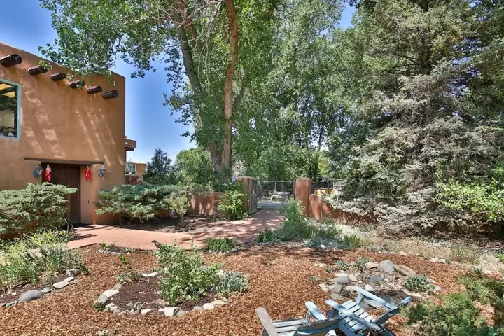 8,000 sq/ft Taos artist retreat! - 14
