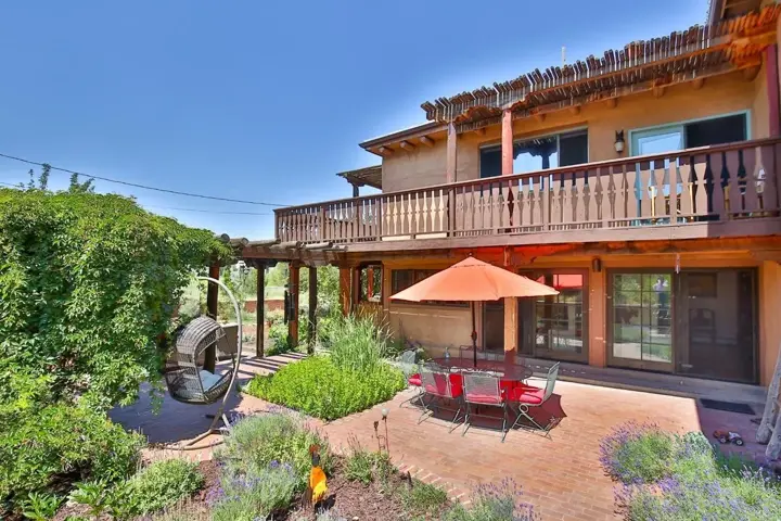 8,000 sq/ft Taos artist retreat! - 17
