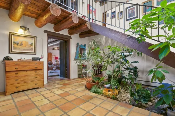8,000 sq/ft Taos artist retreat! - 21