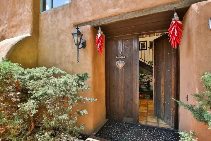 8,000 sq/ft Taos artist retreat! - 22