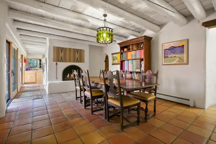 8,000 sq/ft Taos artist retreat! - 26