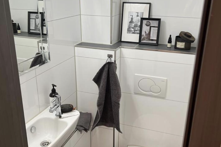 Stylish Furnished 2.5-Room Flat in Prime Location - 6