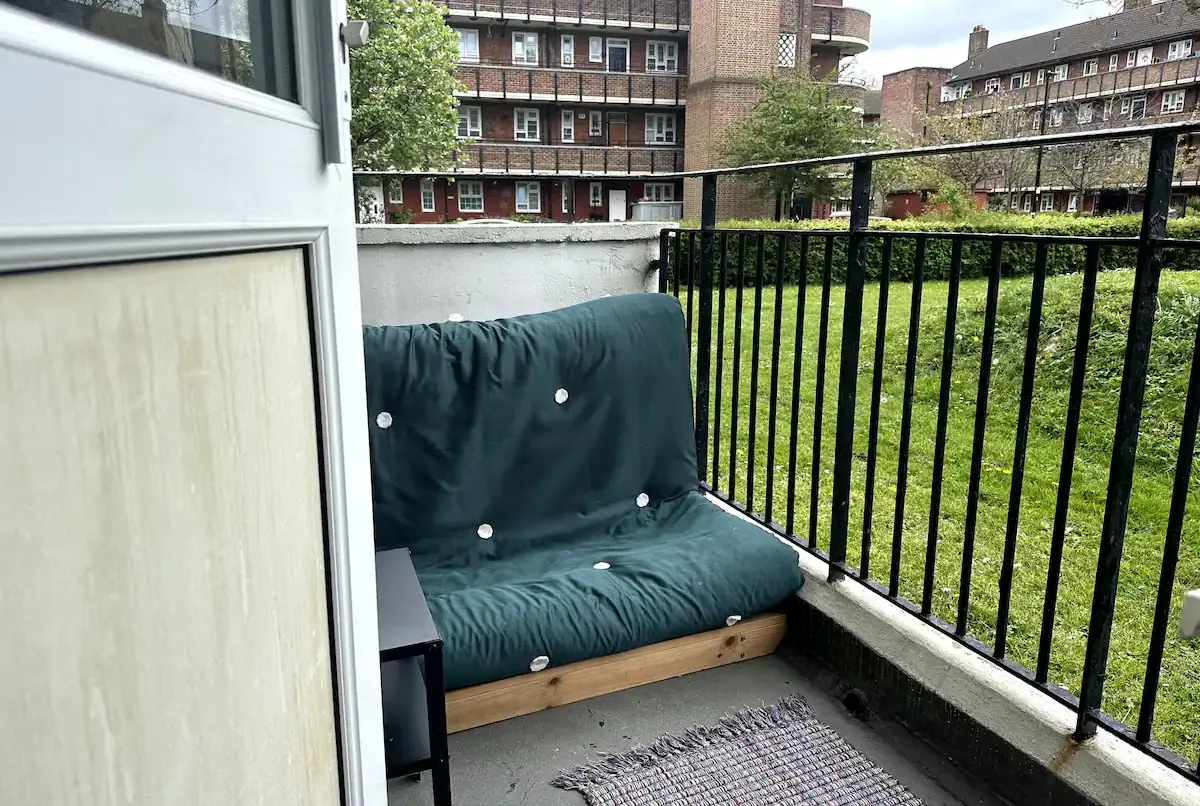 Ground floor 1 bedroom flat with a patio