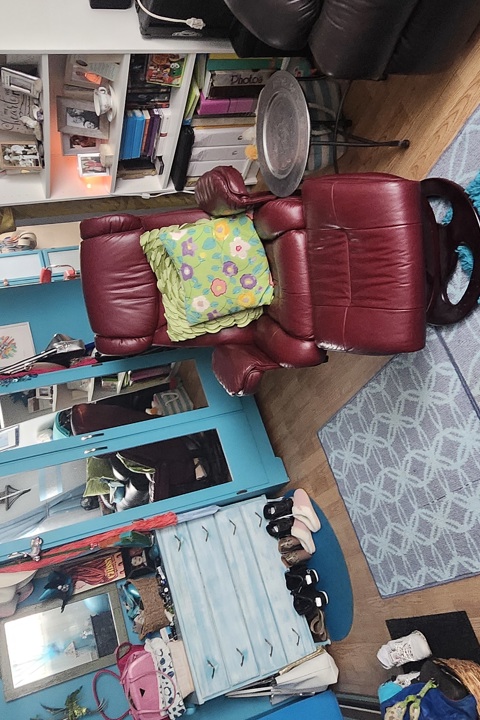 Colourful 'n Cozy City Apartment! - 6