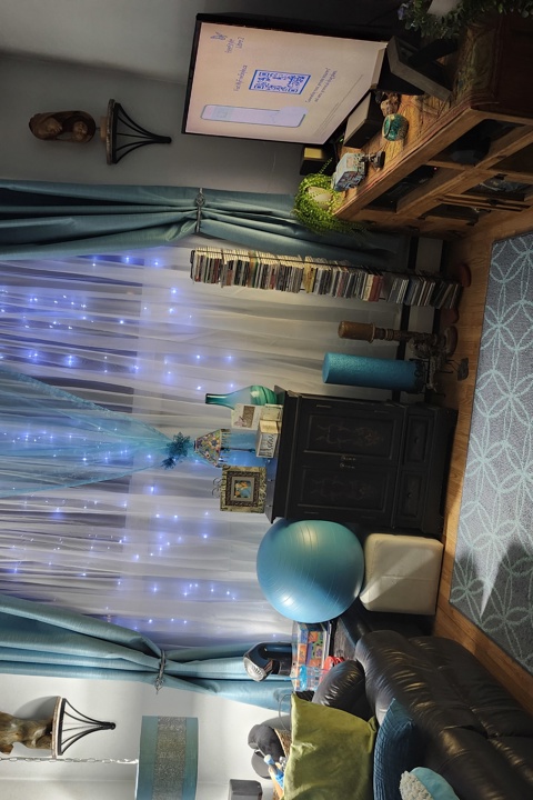 Colourful 'n Cozy City Apartment! - 19
