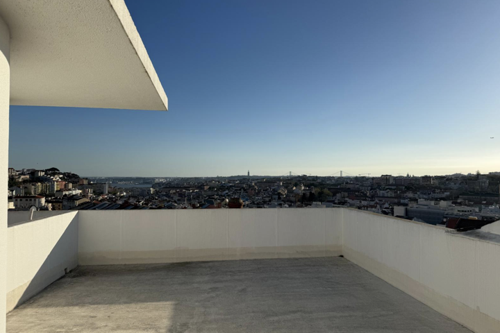 Lisbon Penthouse with Rooftop Terrace ☀️ - 1