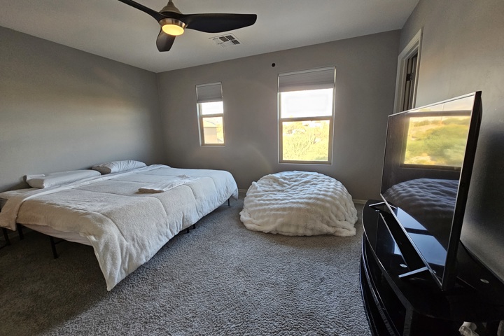 Cozy and Spacious House in the Desert - 8